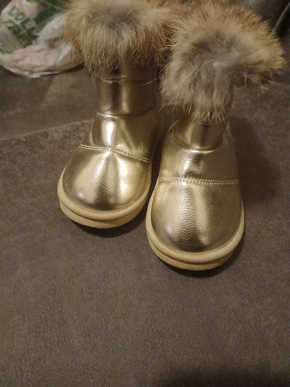 Kids Metallic Gold Faux-Fur Winter Boots Size 7